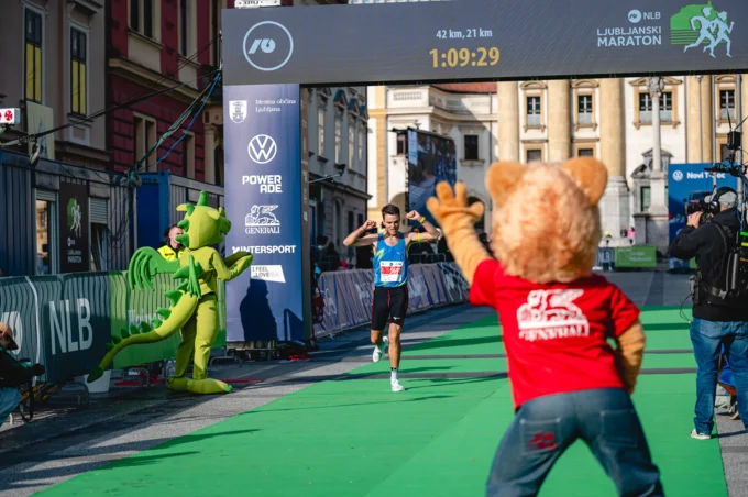 NLB Ljubljana Marathon finish area: Photo by Žan Osim, source: www.ljubljanskimaraton.si