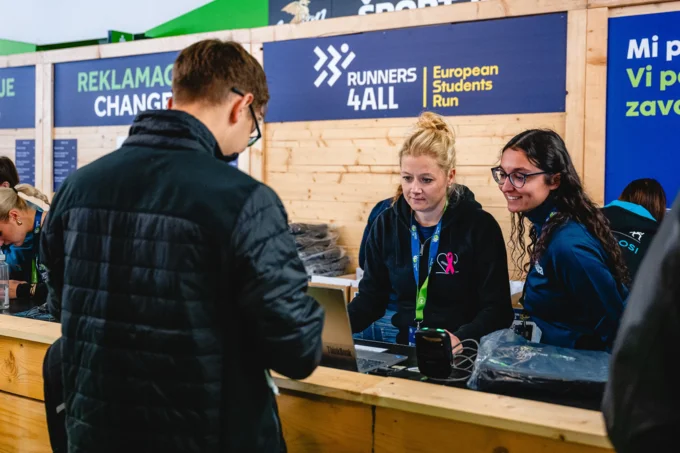 Bib collection: Photo by Žan Osim, source: www.ljubljanskimaraton.si